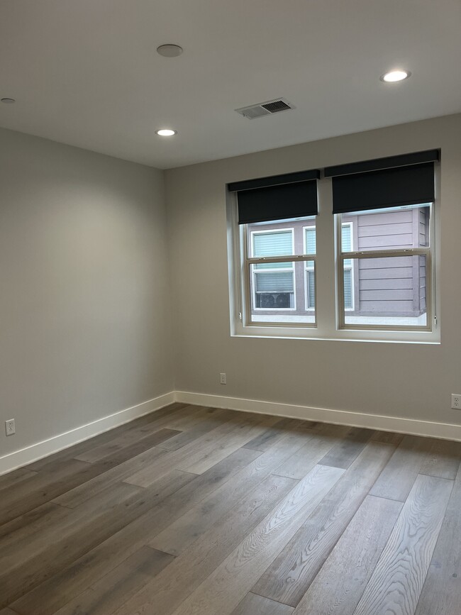 2478 Aperture Cir in San Diego, CA - Building Photo - Building Photo