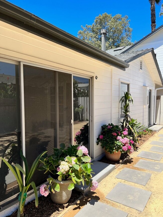 property at 612-614 Mulberry Ave