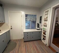 154 Frisbie St, Unit Frisbie Unit 2 in Oakland, CA - Building Photo - Building Photo