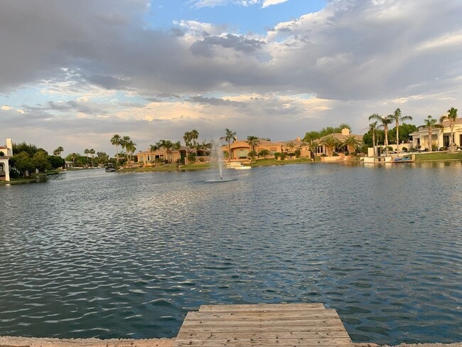 property at 1913 W Grand Canyon Dr