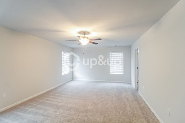 property at 40 Peach Pl
