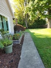 1271 Kings Hwy in Medford, OR - Building Photo - Building Photo