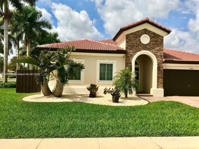 1010 NE 36th Ave in Homestead, FL - Building Photo - Building Photo