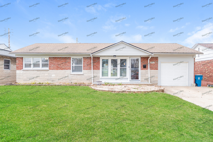 4316 Big Chief Dr in St. Louis, MO - Building Photo