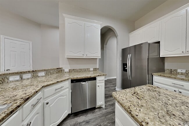 16642 Greenbriar Point Ln