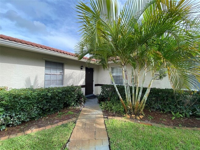 11380 NW 39th St in Coral Springs, FL - Foto de edificio - Building Photo