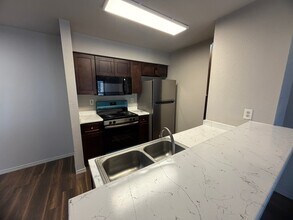 10001 Westpark Dr in Houston, TX - Building Photo - Building Photo