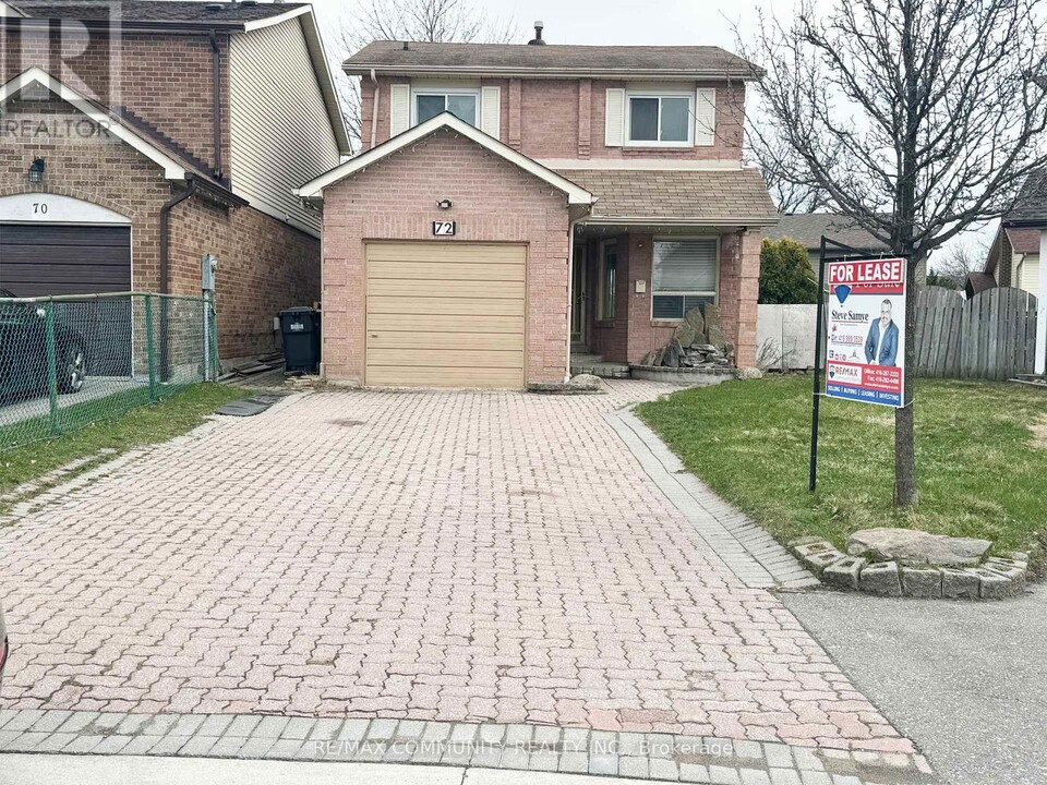 72 Swennen Dr in Brampton, ON - Building Photo