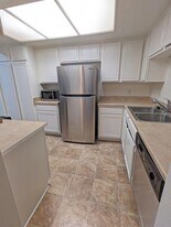 4454 Coldwater Canyon Ave, Unit 201 in Los Angeles, CA - Building Photo