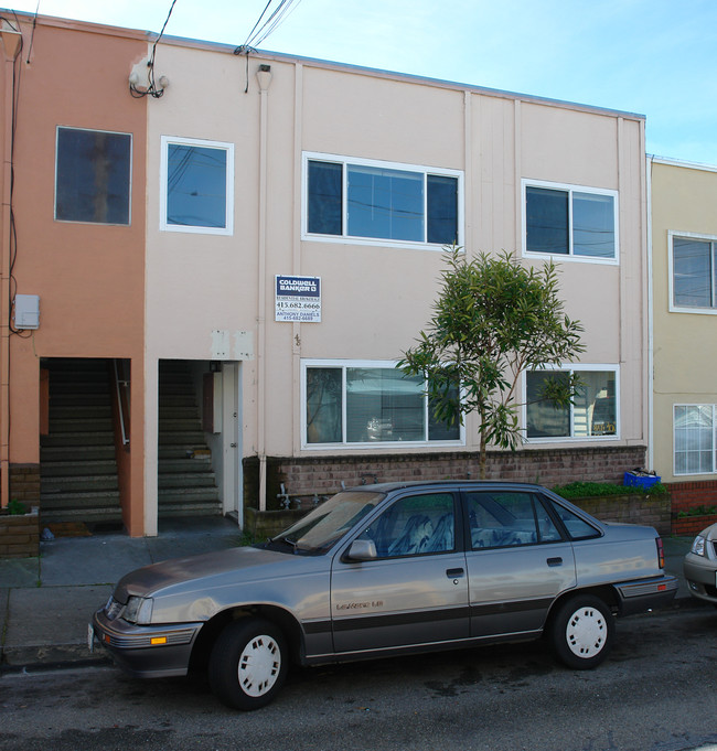 48 Garibaldi St in Daly City, CA - Foto de edificio - Building Photo