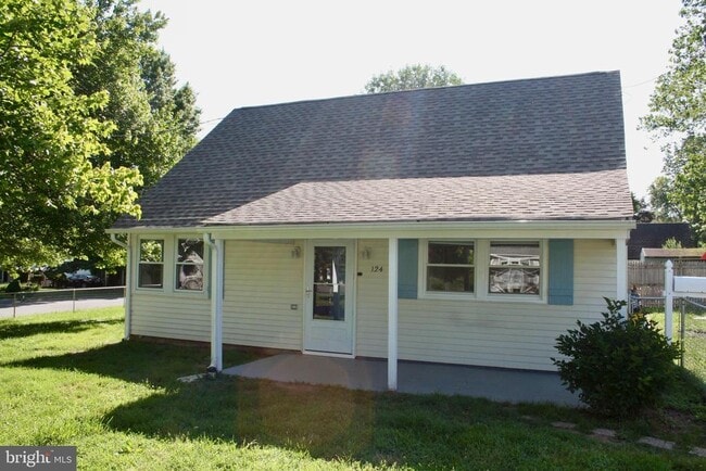 property at 124 Stratford Ave