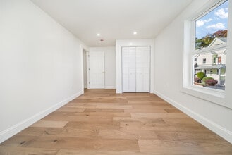 11 Knollin St, Unit 2 in Malden, MA - Building Photo - Building Photo