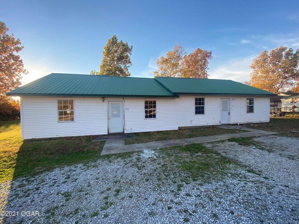 532 City Limit Rd in Granby, MO - Building Photo