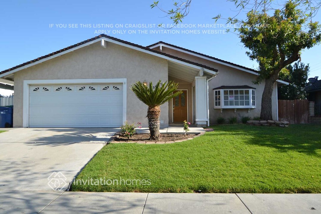 23637 Happy Valley Dr in Santa Clarita, CA - Building Photo