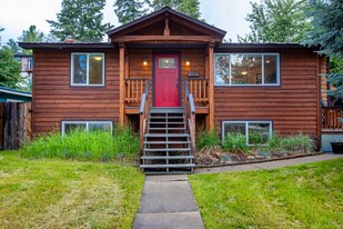 240 Dakota Ave in Whitefish, MT - Building Photo