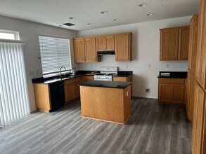 490 Azalea Ct in Merced, CA - Building Photo - Building Photo