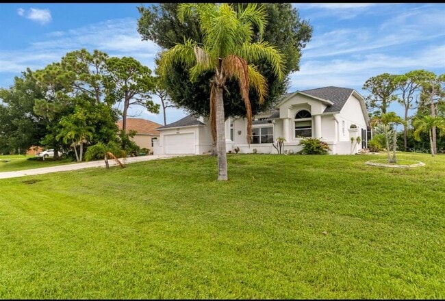 property at 1040 Bay Harbor Dr