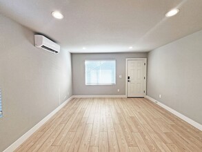 2812 42nd St-Unit -2814 in Sacramento, CA - Building Photo - Building Photo
