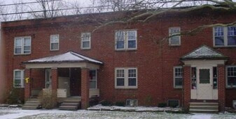 37 E Water St, Unit 1 in Hubbard, OH - Building Photo