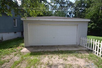 911 Paul St W in McHenry, IL - Building Photo - Building Photo