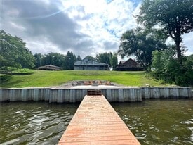 6776 Ann Lee Dr in North Rose, NY - Building Photo