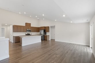 16637 SW Colorado Ln in Tigard, OR - Building Photo - Building Photo