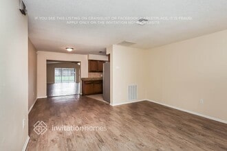 18479 Evergreen Rd in Ft. Myers, FL - Foto de edificio - Building Photo