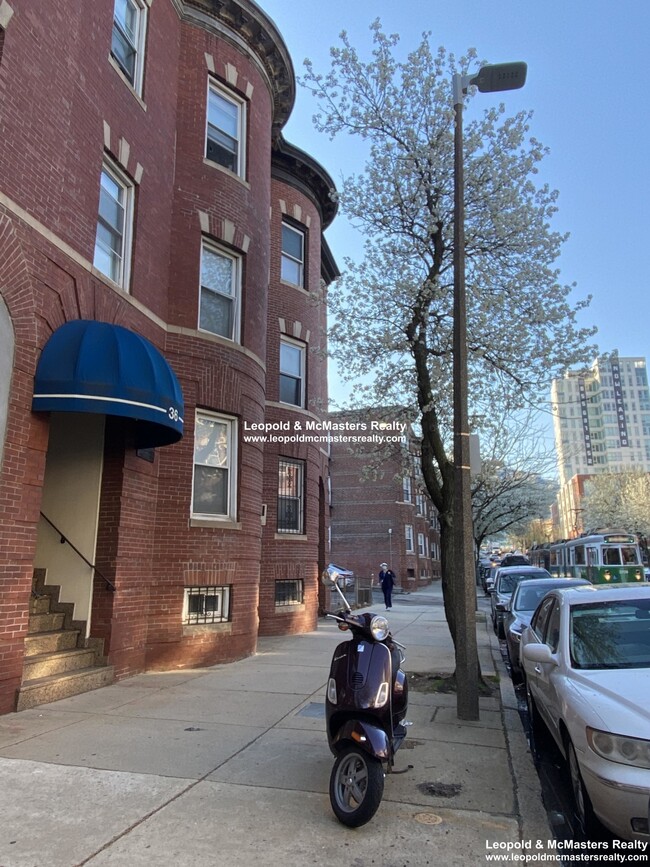 38 S Huntington Ave, Unit 2