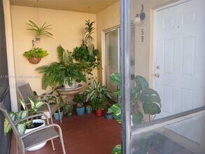 15659 SW 73rd Cir Terrace in Miami, FL - Building Photo - Building Photo