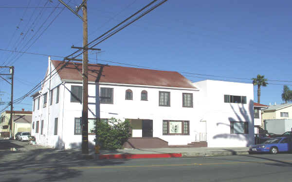 215 W 8th St in Long Beach, CA - Foto de edificio - Building Photo