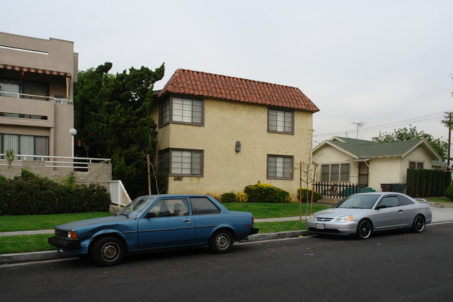 217-219 E Chestnut St in Glendale, CA - Building Photo - Building Photo