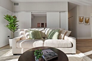 28294 Ferry Rd in Warrenville, IL - Building Photo