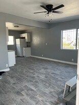 120 W 73RD ST in Los Angeles, CA - Building Photo