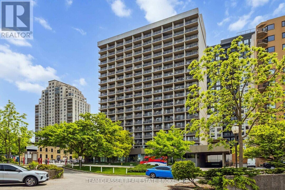 21 King St in London, ON - Building Photo