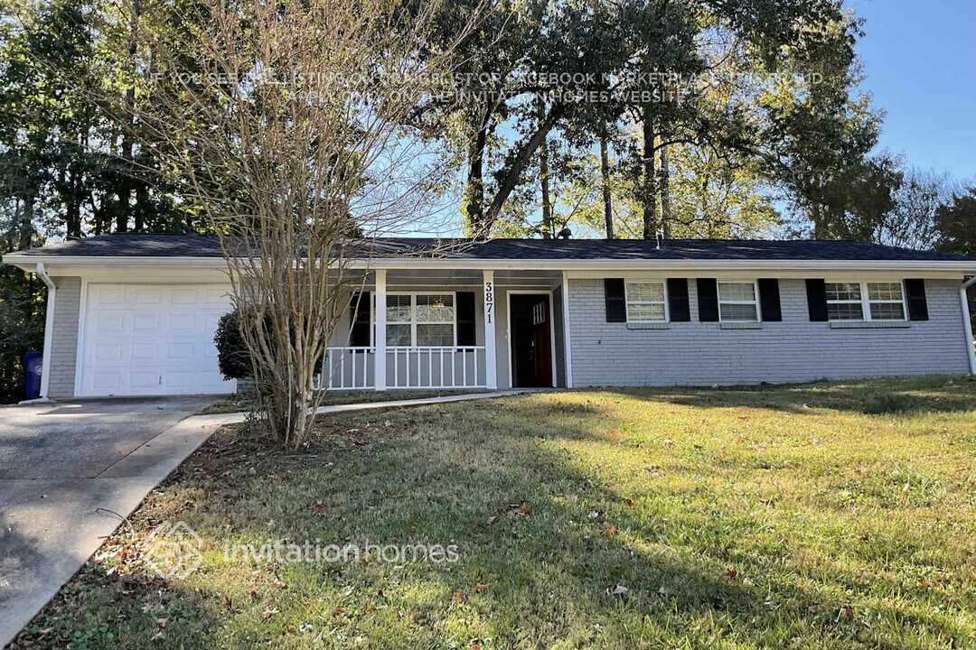 3871 Leisure Springs Dr in Decatur, GA - Building Photo