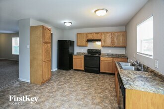 1315 Shadetree Ln in Sheridan, IN - Foto de edificio - Building Photo