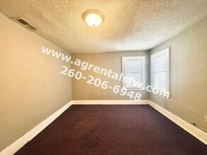 209 S West St in Angola, IN - Building Photo - Building Photo