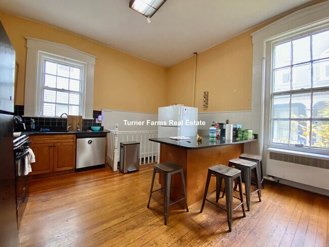 139 Hillside St, Unit A