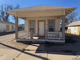 206 S 8th St in Artesia, NM - Building Photo