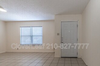 1045 Stone Trail in New Braunfels, TX - Building Photo - Building Photo