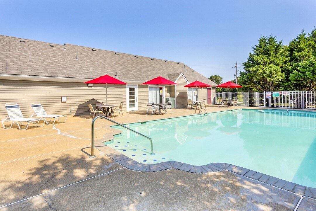 Autumn Ridge Apartments in Memphis, TN - Building Photo