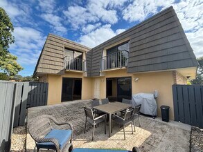 1017 10th Way in West Palm Beach, FL - Foto de edificio - Building Photo