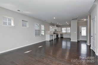 1036 Easley St in Waxhaw, NC - Foto de edificio - Building Photo