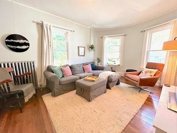 35 Oakland Rd, Unit # 1 in Brookline, MA - Foto de edificio - Building Photo