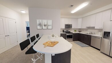 Montage at Hamilton Apartments 55+ Community in Hamilton, NJ - Building Photo - Building Photo