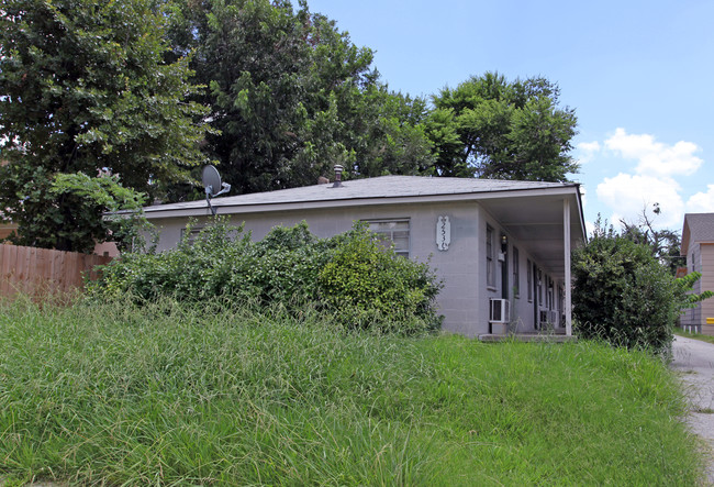 2536 E 5th Pl in Tulsa, OK - Foto de edificio - Building Photo