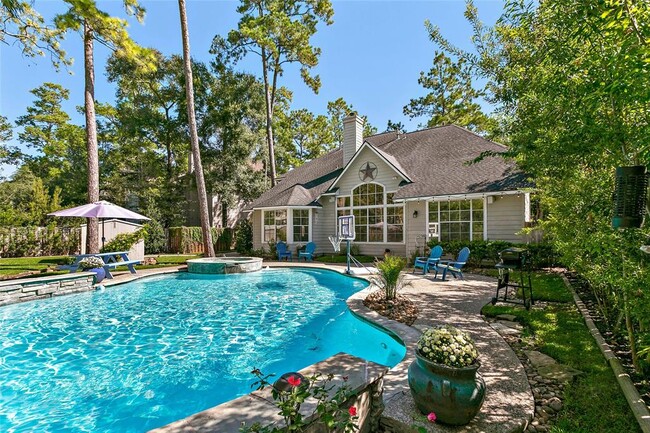 property at 35 Larks Aire Pl