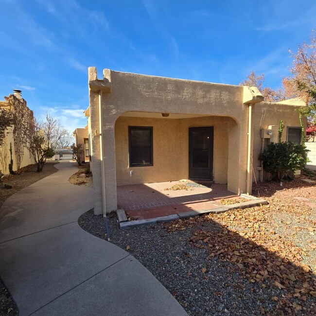 5913 Cubero Dr NE in Albuquerque, NM - Building Photo - Building Photo