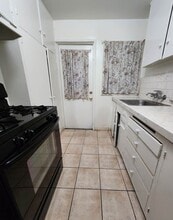 715 N Jackson St, Unit B in Glendale, CA - Building Photo - Building Photo