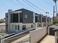 Sierra Bonita Townhomes in Pasadena, CA - Foto de edificio - Building Photo